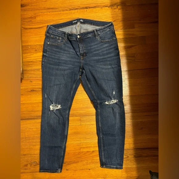 Mid-Rise Rockstar Super-Skinny Distressed Jeans for Women - Picture 3 of 6